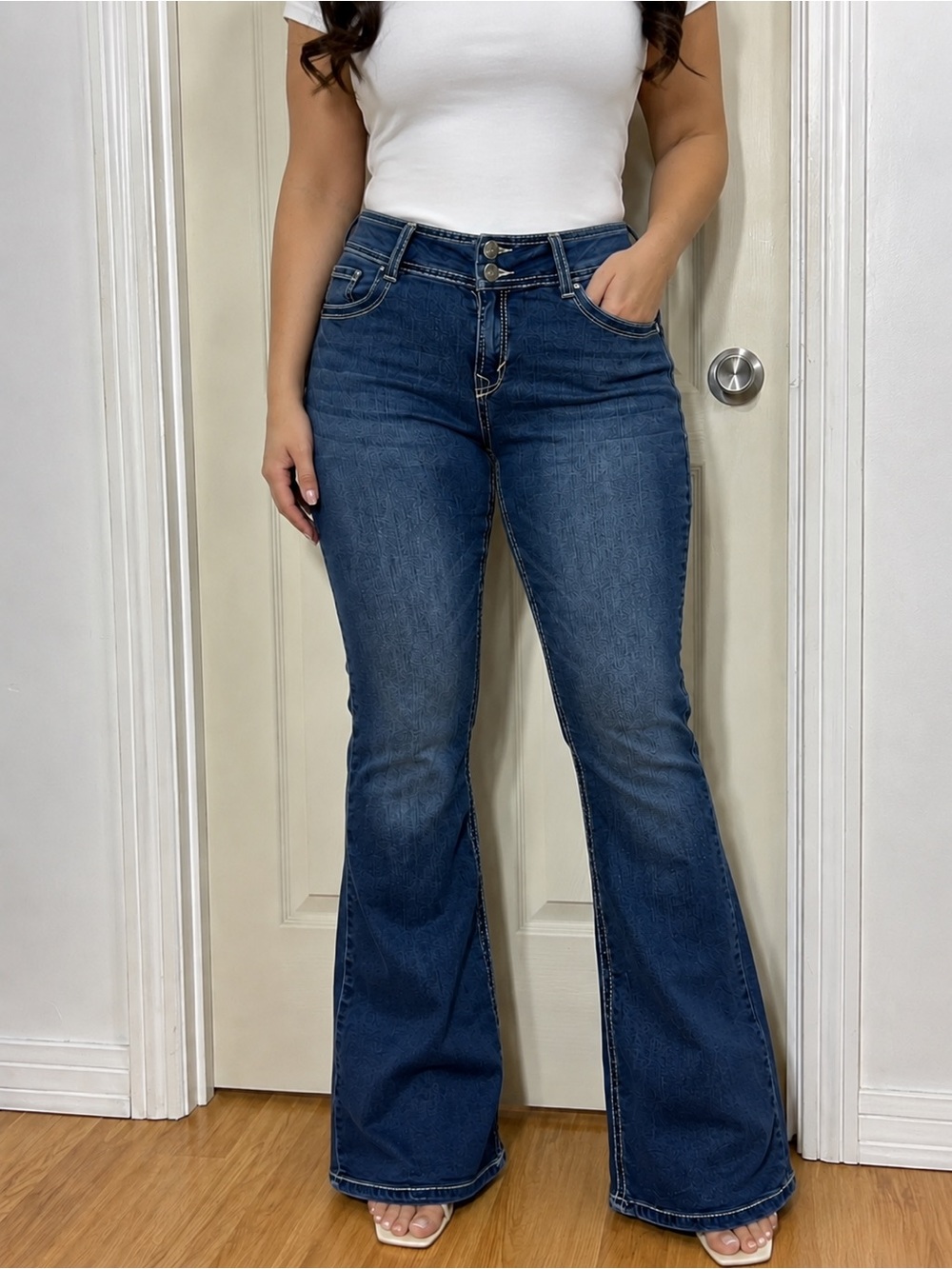 WallFlower Luscious Curvy Fit Women’s Bootcut Jeans – Size 13